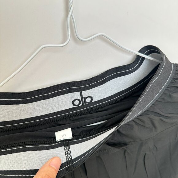 ALO Yoga Black Athletic Shorts - Picture 5 of 9